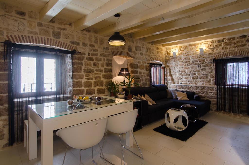 Apartment Capo Family & Capo Studio -Old Town-Parking Trogir Room photo