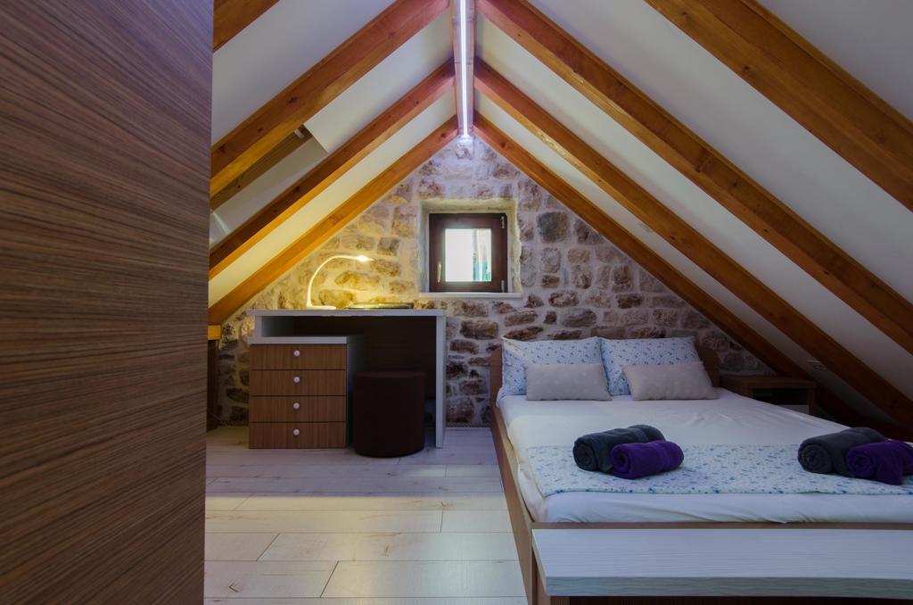 Apartment Capo Family & Capo Studio -Old Town-Parking Trogir Room photo