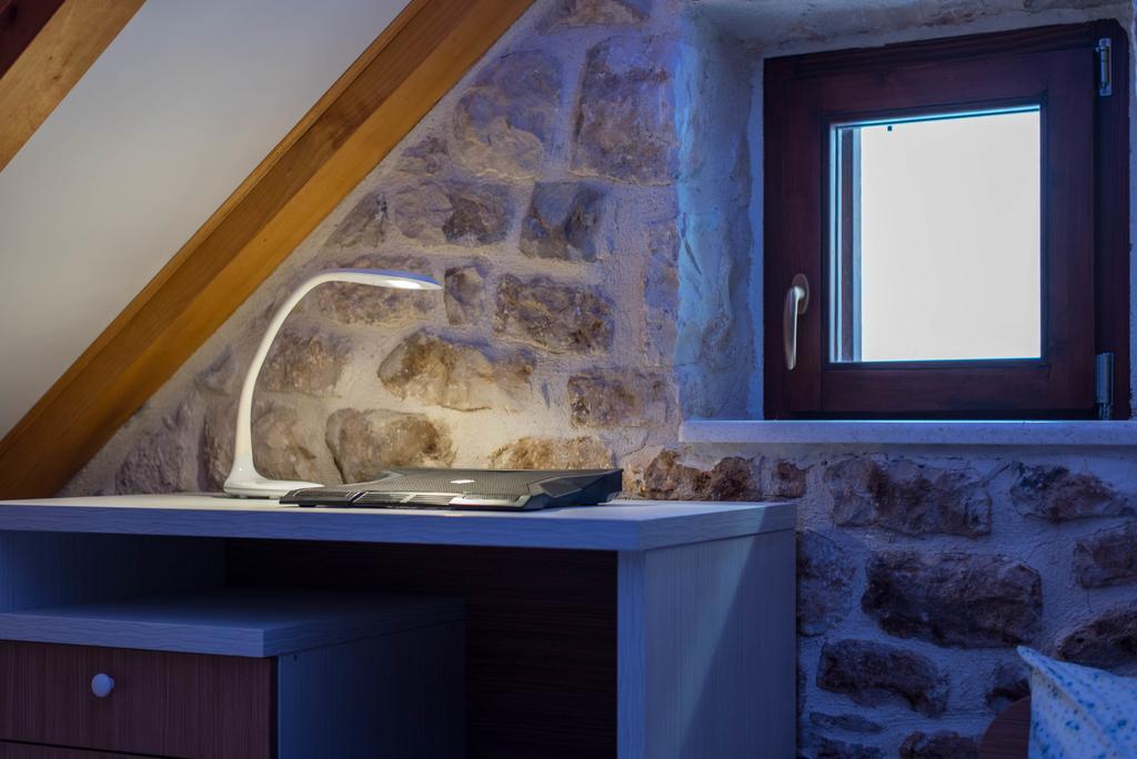 Apartment Capo Family & Capo Studio -Old Town-Parking Trogir Room photo