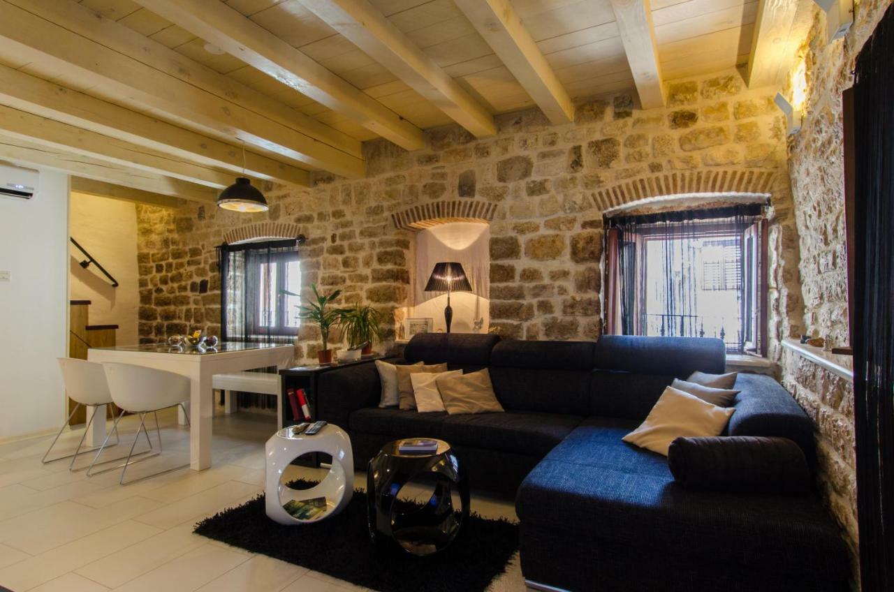 Apartment Capo Family & Capo Studio -Old Town-Parking Trogir Exterior photo